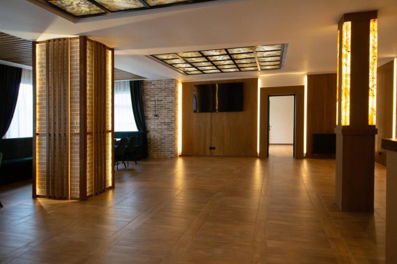 Hotel Berghaus Bucovina Câmpulung Moldovenesc Esterno foto