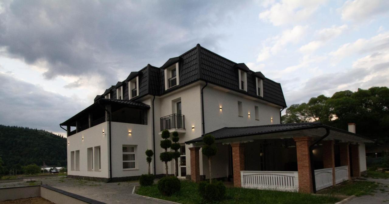 Hotel Berghaus Bucovina Câmpulung Moldovenesc Esterno foto